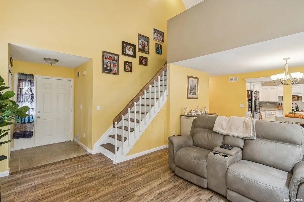 1 Saddlebrook Court Middle Island NY 11953