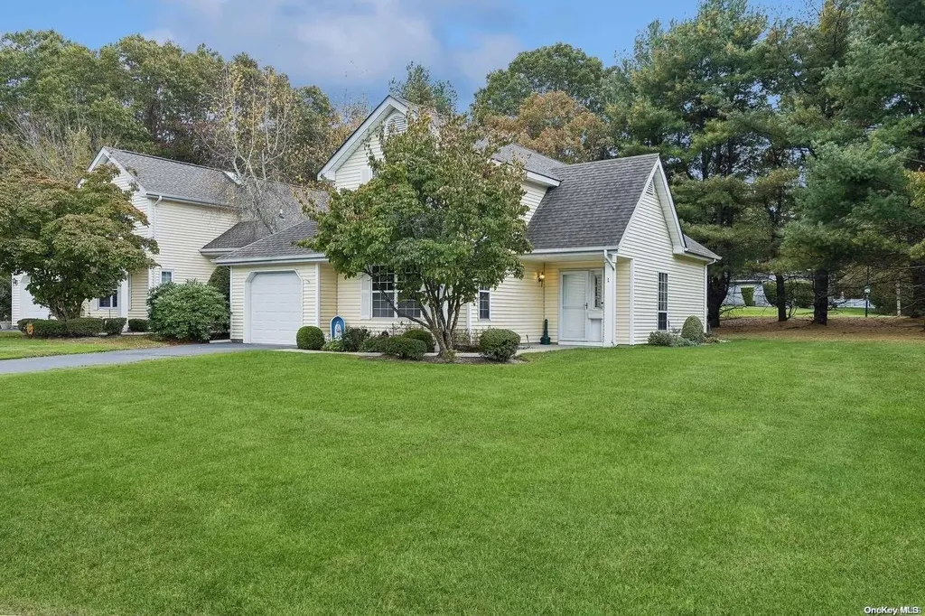 1 Saddlebrook Court Middle Island NY 11953