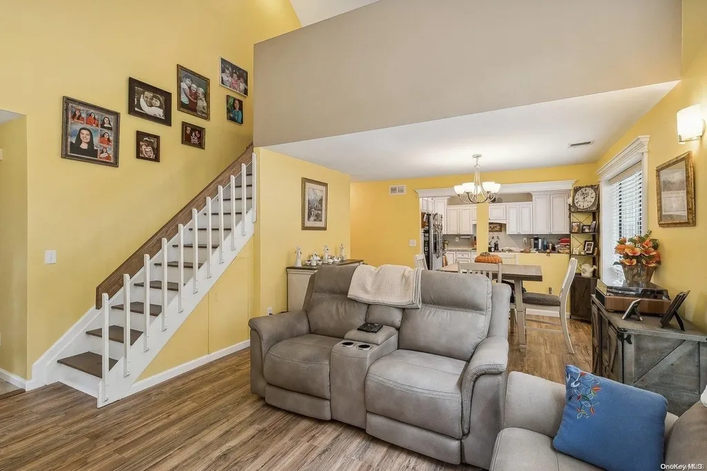 1 Saddlebrook Court Middle Island NY 11953
