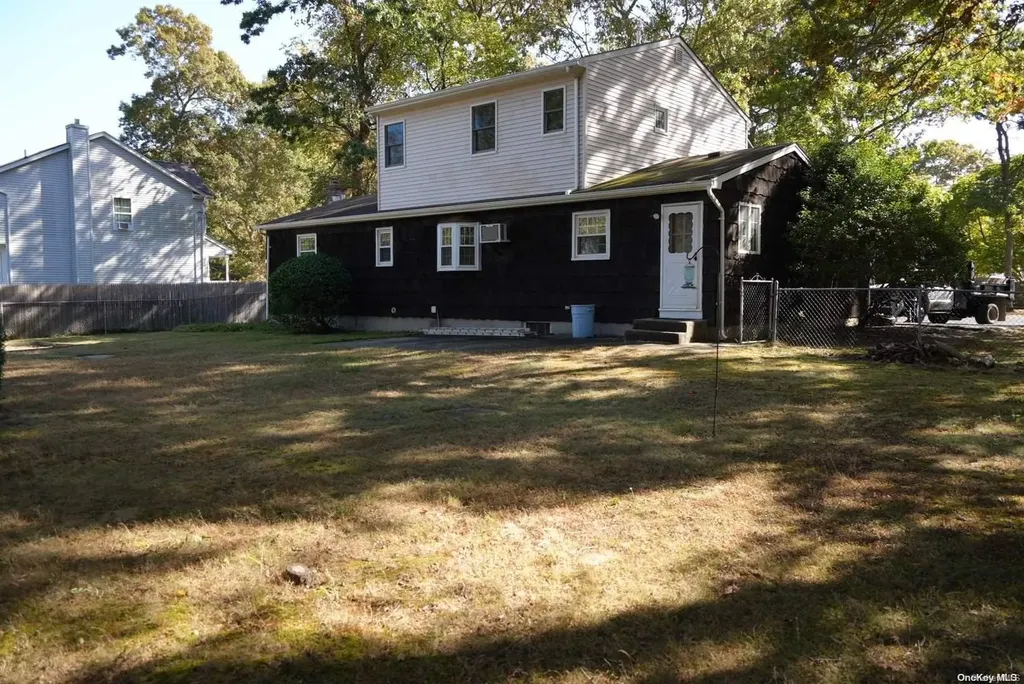 83 Patchogue Avenue Mastic NY 11950
