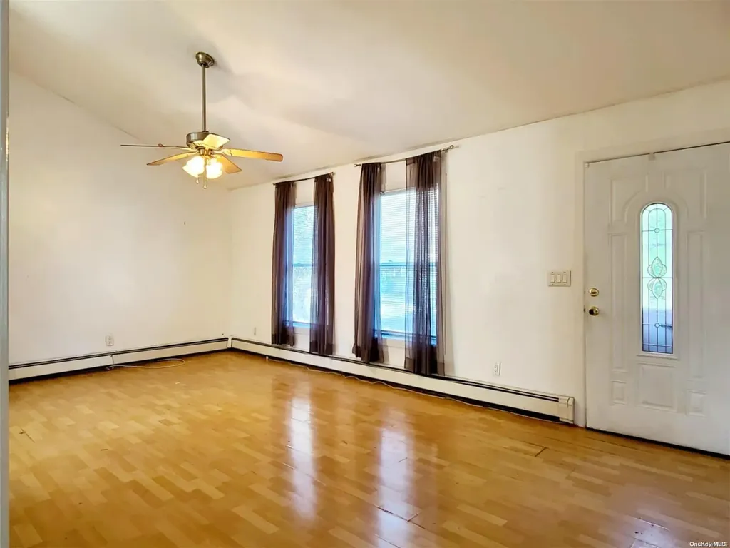 18 Beechwood Drive Shirley NY 11967