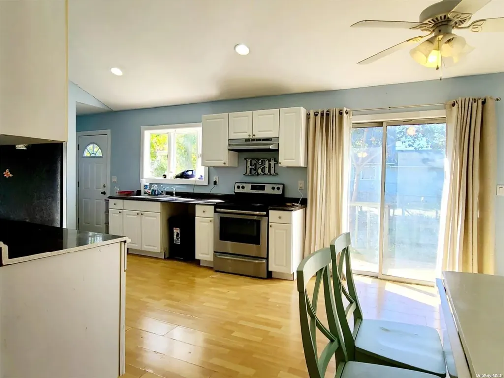 18 Beechwood Drive Shirley NY 11967