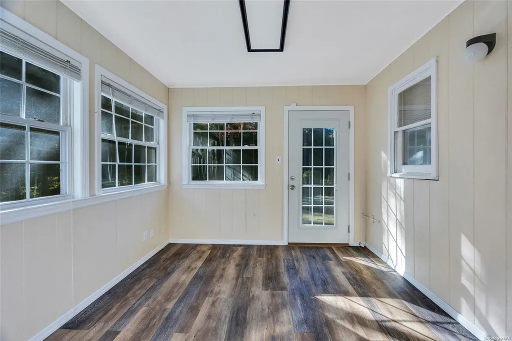 136 Vanderbilt Boulevard Oakdale NY 11769
