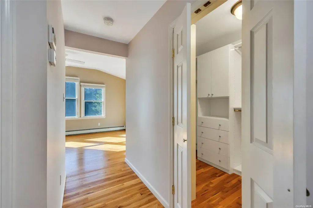136 Vanderbilt Boulevard Oakdale NY 11769