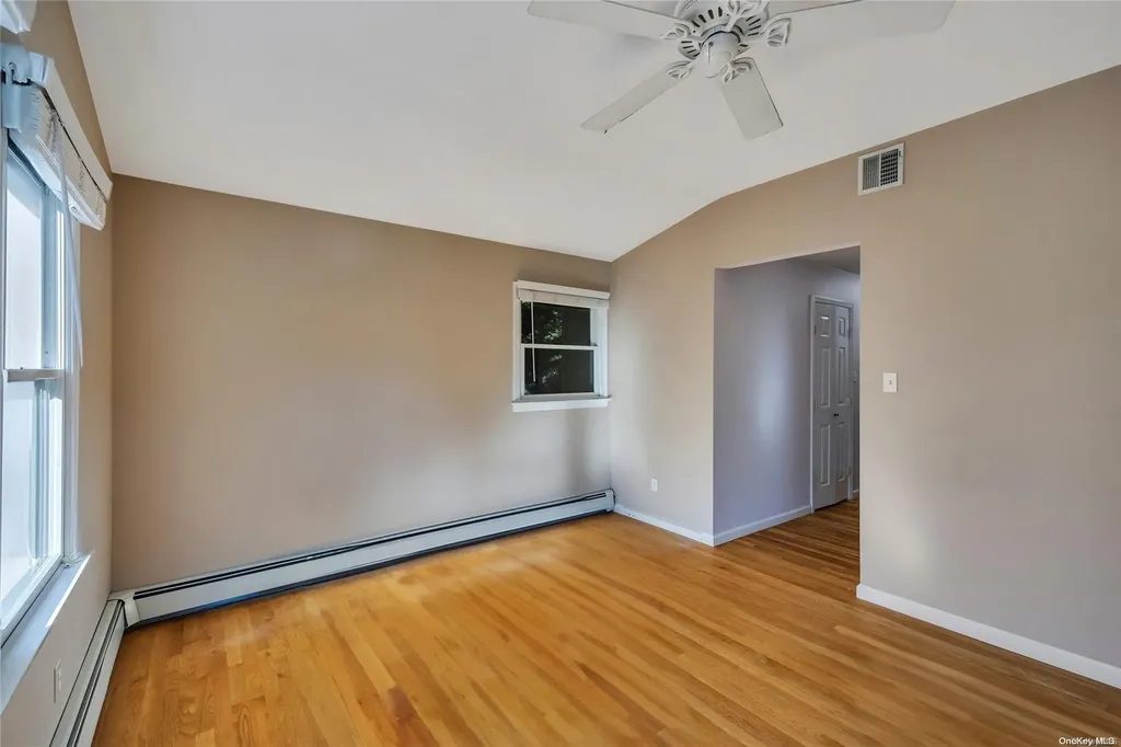 136 Vanderbilt Boulevard Oakdale NY 11769