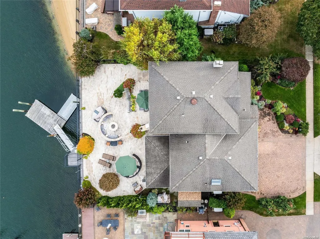 2915 Shore Drive Merrick NY 11566