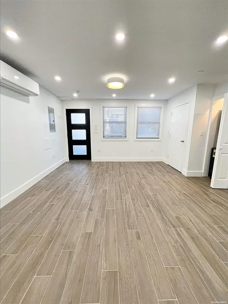 60-50 59th Avenue Maspeth NY 11378