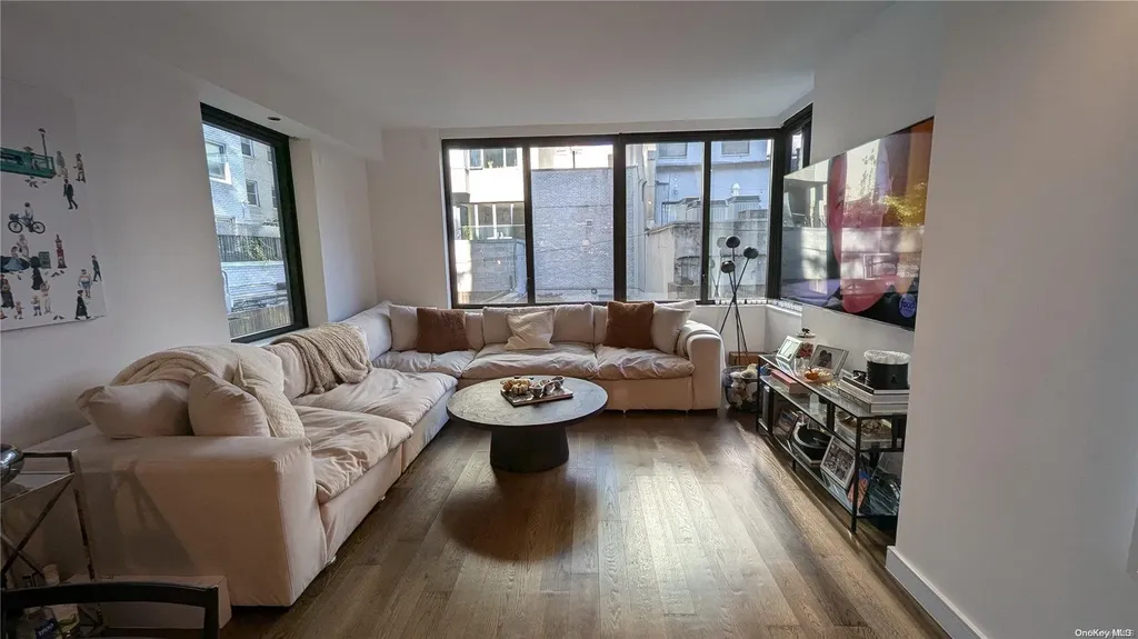 211 E 13th Street New York (manhattan) NY 10003