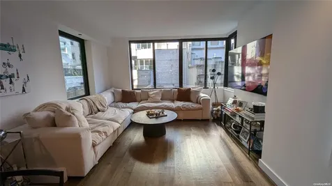 211 E 13th Street New York (manhattan) NY 10003