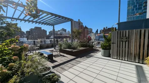 211 E 13th Street New York (manhattan) NY 10003