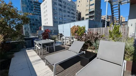 211 E 13th Street New York (manhattan) NY 10003