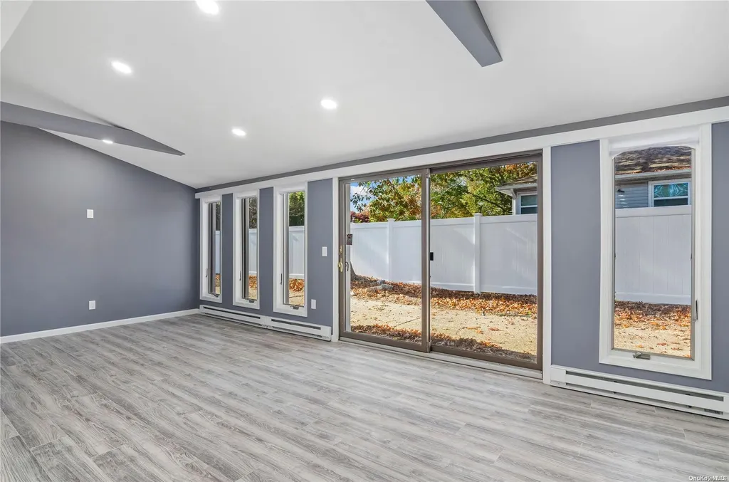 10 Helene Drive Shirley NY 11967