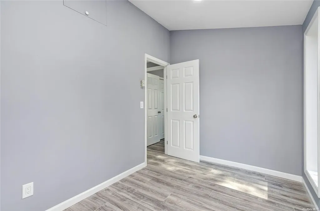 10 Helene Drive Shirley NY 11967