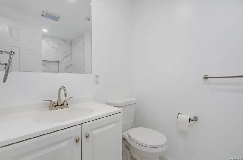 10 Helene Drive Shirley NY 11967