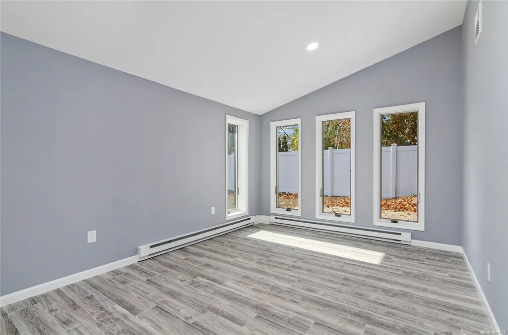 10 Helene Drive Shirley NY 11967