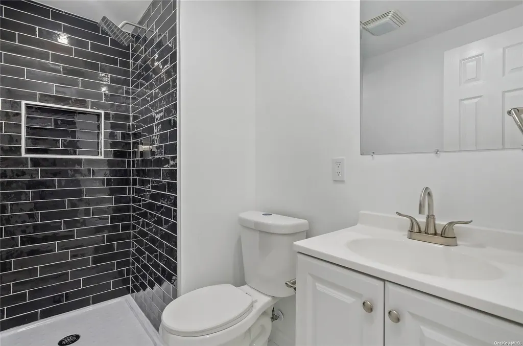 10 Helene Drive Shirley NY 11967
