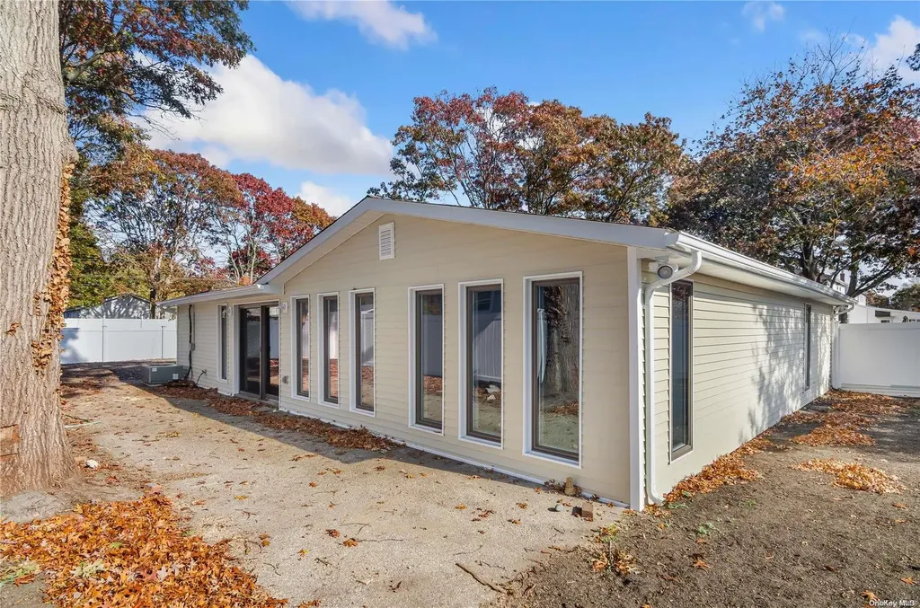 10 Helene Drive Shirley NY 11967