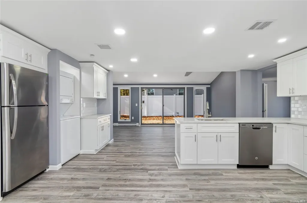 10 Helene Drive Shirley NY 11967