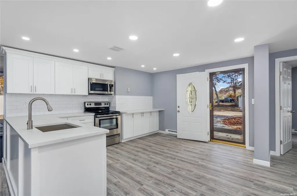 10 Helene Drive Shirley NY 11967