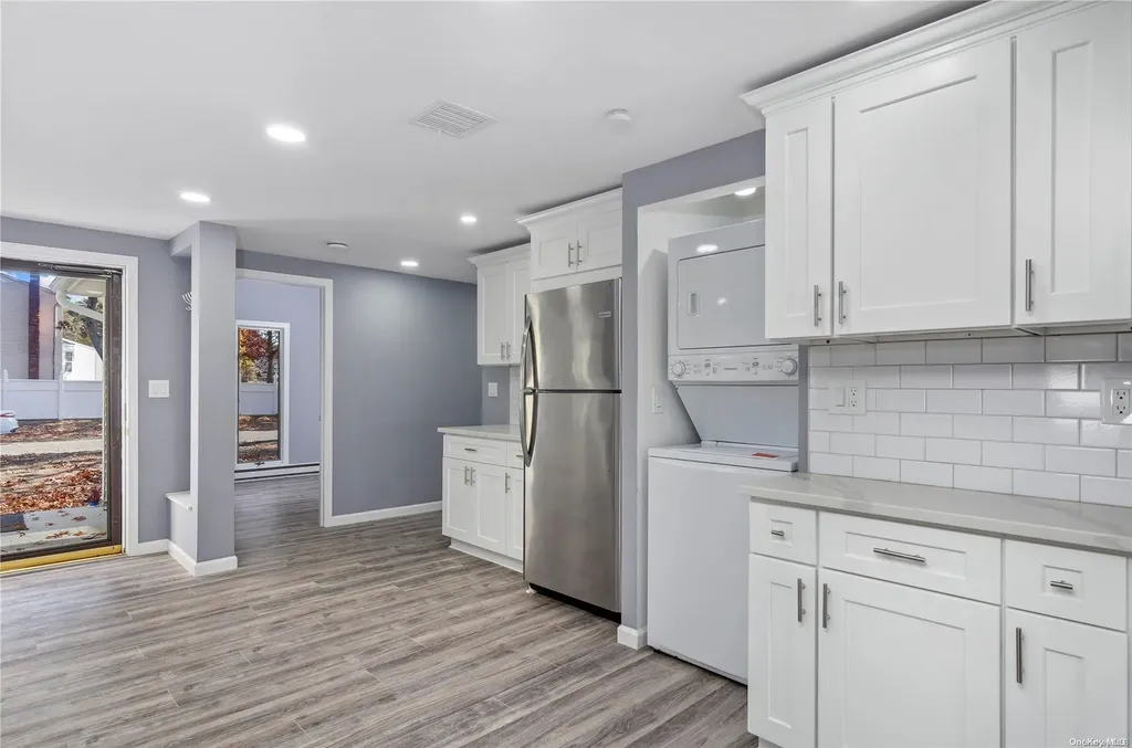 10 Helene Drive Shirley NY 11967