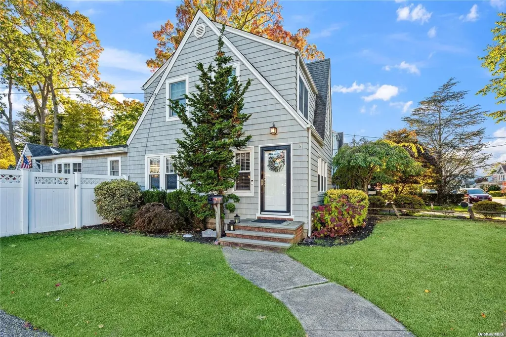 35 Brookside Avenue Merrick NY 11566