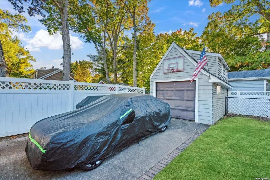 35 Brookside Avenue Merrick NY 11566