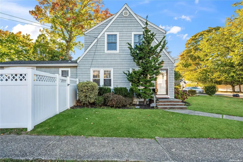 35 Brookside Avenue Merrick NY 11566