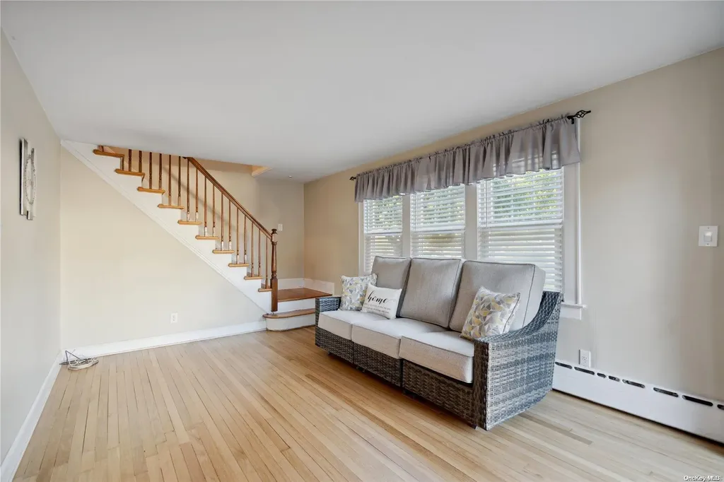 35 Brookside Avenue Merrick NY 11566