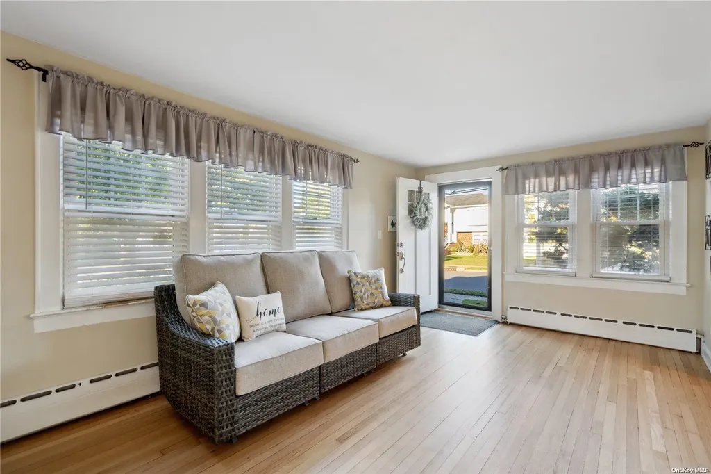 35 Brookside Avenue Merrick NY 11566