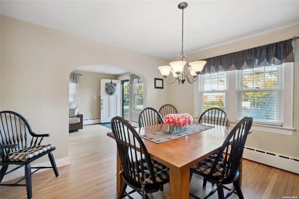 35 Brookside Avenue Merrick NY 11566