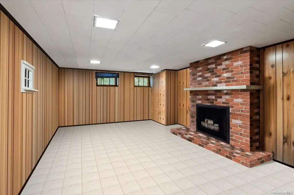 93 South Park Drive Old Bethpage NY 11804