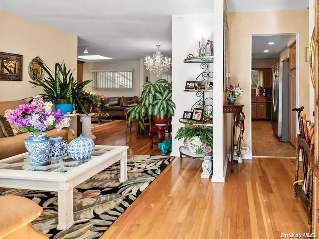93 South Park Drive Old Bethpage NY 11804