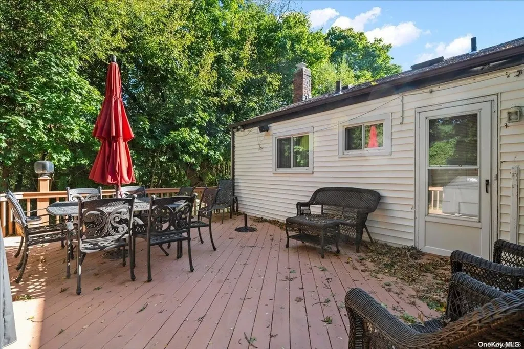 93 South Park Drive Old Bethpage NY 11804