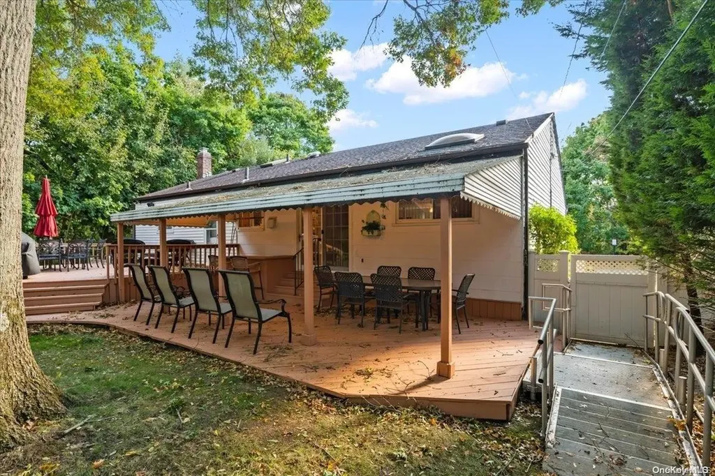 93 South Park Drive Old Bethpage NY 11804