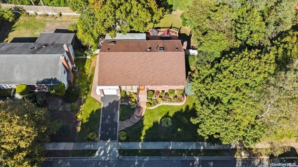 93 South Park Drive Old Bethpage NY 11804