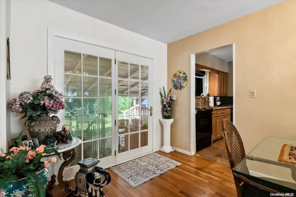 93 South Park Drive Old Bethpage NY 11804