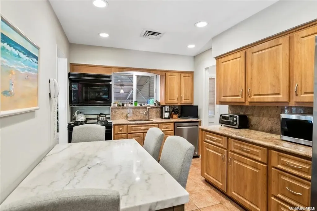 93 South Park Drive Old Bethpage NY 11804