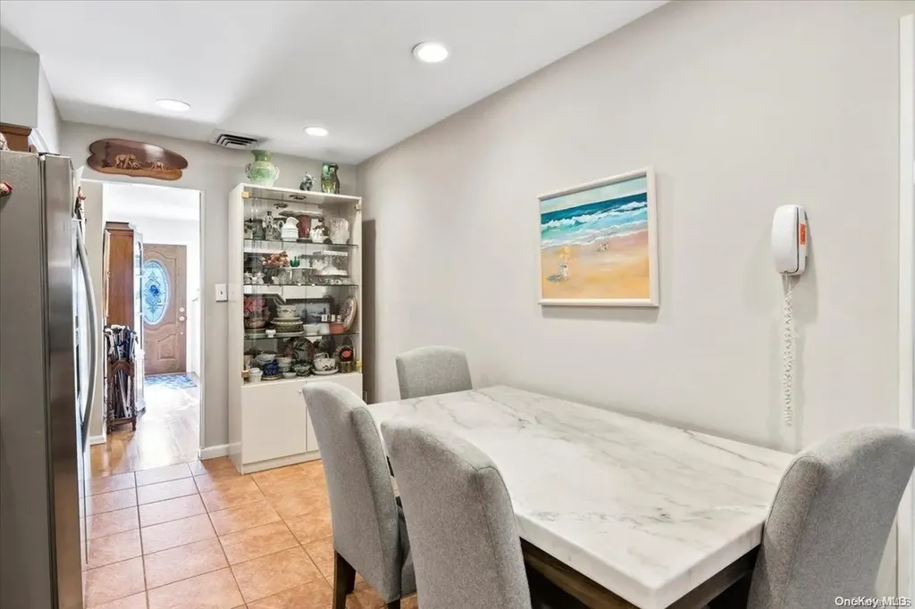 93 South Park Drive Old Bethpage NY 11804