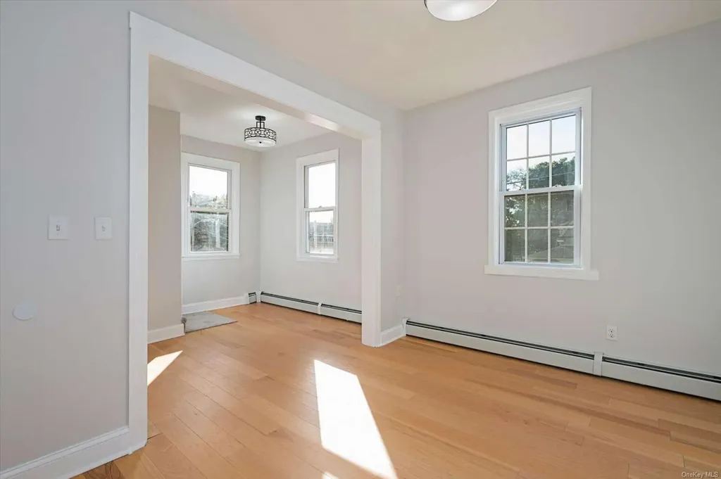 135 E Dean Street Freeport NY 11520