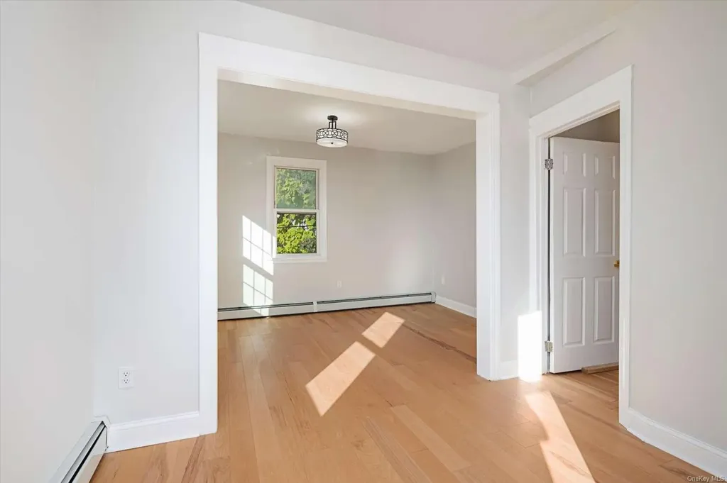 135 E Dean Street Freeport NY 11520
