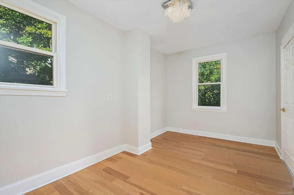 135 E Dean Street Freeport NY 11520