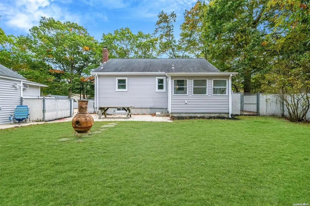 111 Wood Avenue Mastic NY 11950