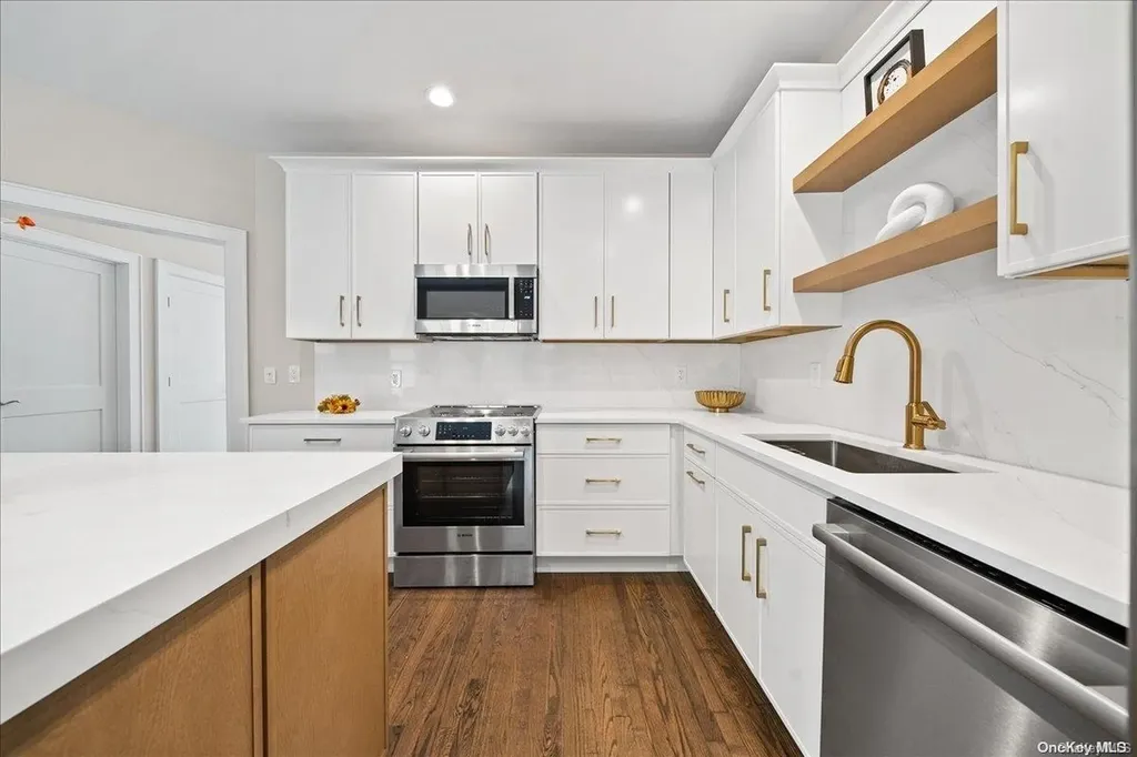 3 Paddington Circle Smithtown NY 11787