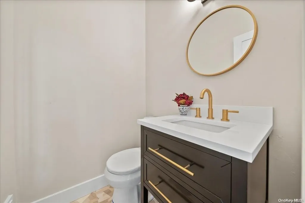 3 Paddington Circle Smithtown NY 11787