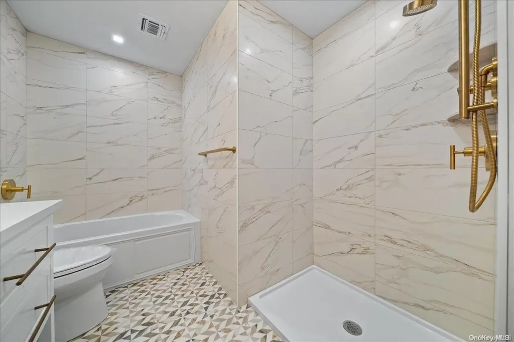 3 Paddington Circle Smithtown NY 11787
