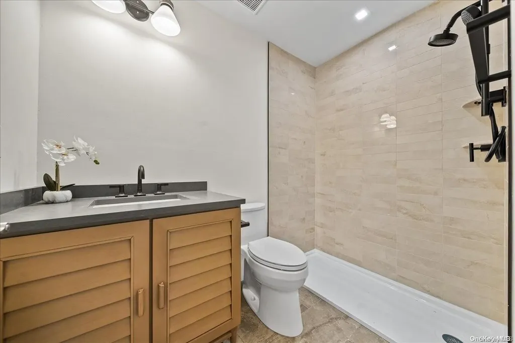3 Paddington Circle Smithtown NY 11787