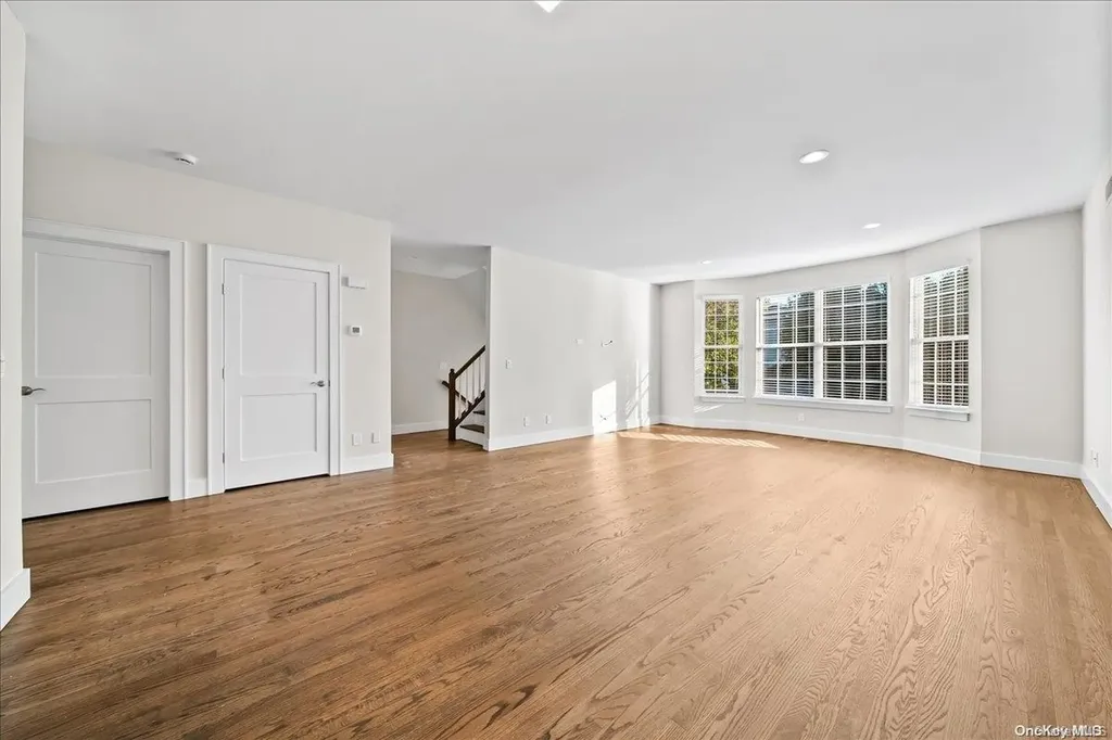 3 Paddington Circle Smithtown NY 11787