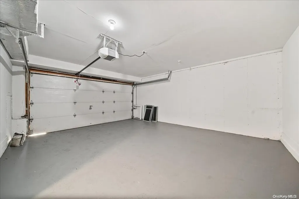 3 Paddington Circle Smithtown NY 11787