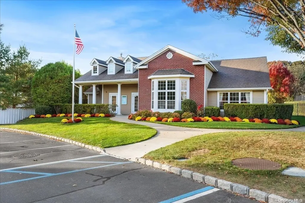 3 Paddington Circle Smithtown NY 11787