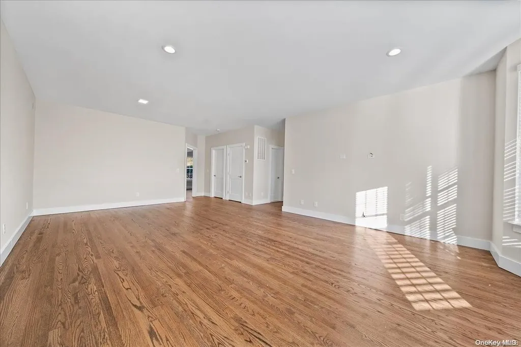 3 Paddington Circle Smithtown NY 11787